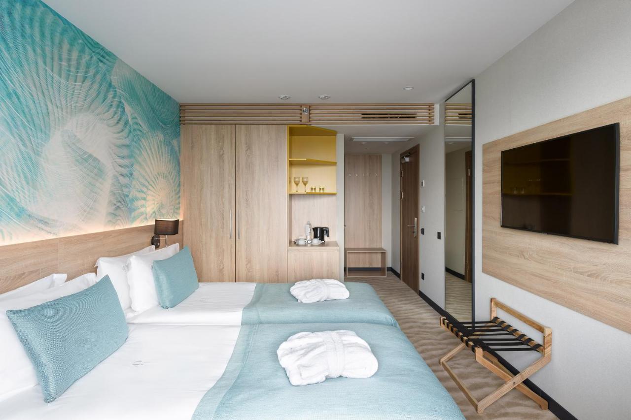 Premier Hotel Odesa Exterior foto A room at the hotel