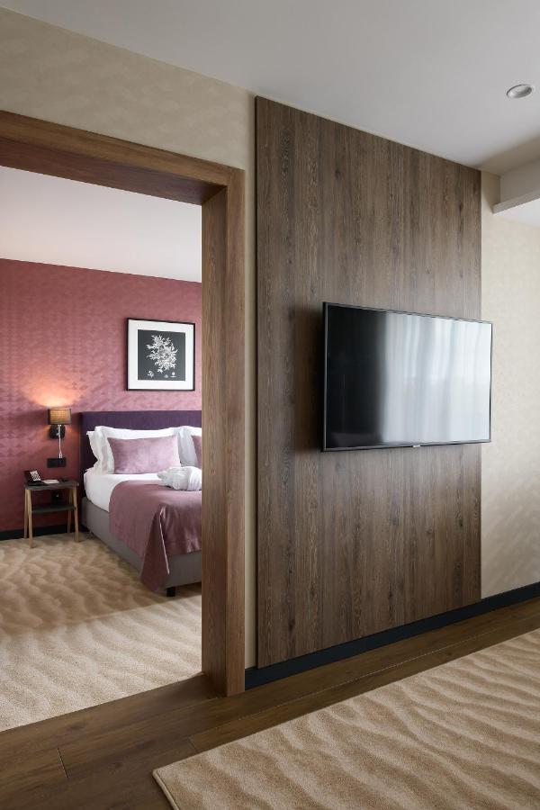 Premier Hotel Odesa Exterior foto A room at the hotel